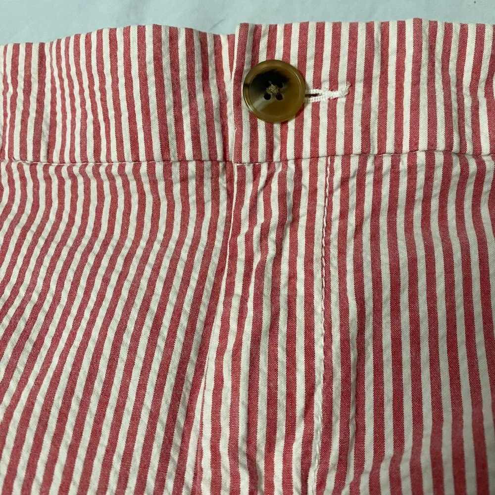 Old Navy Everyday Short Womens 14 Red White Stripe Mid Rise Cotton Shorts‎